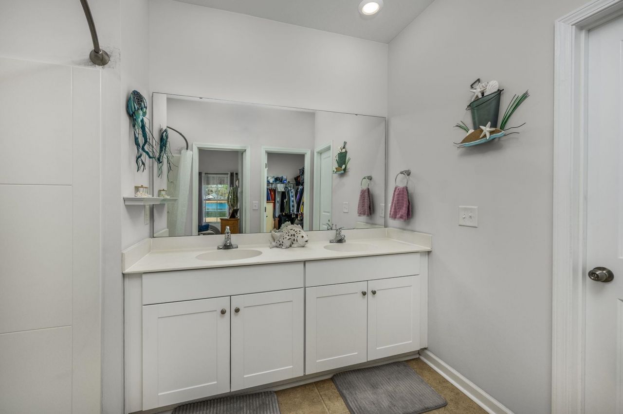 556 Carrick Loop Photo 11