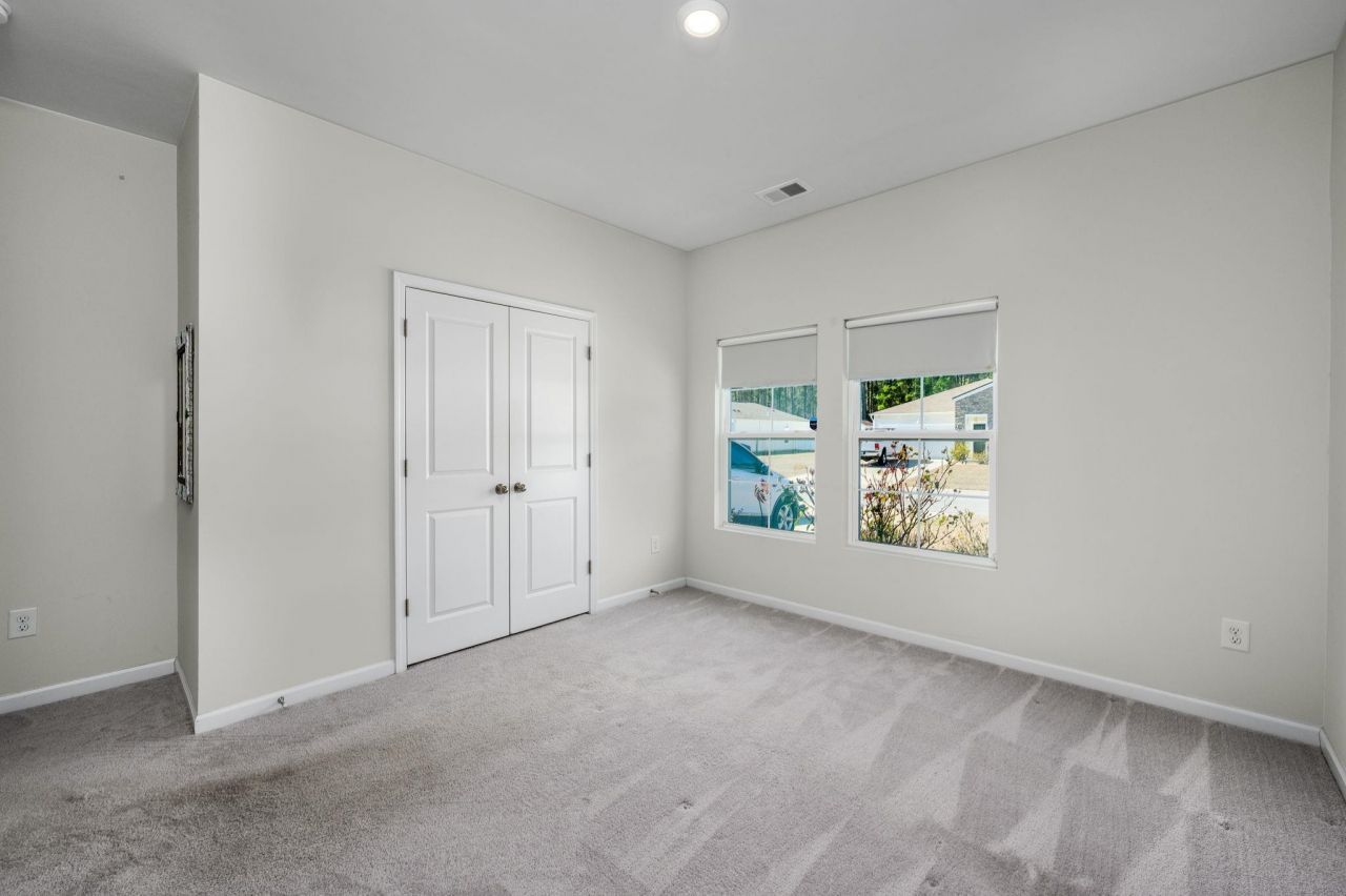 556 Carrick Loop Photo 16