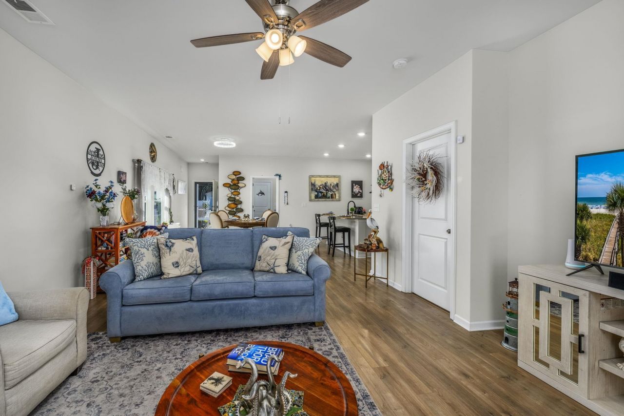 556 Carrick Loop Photo 4