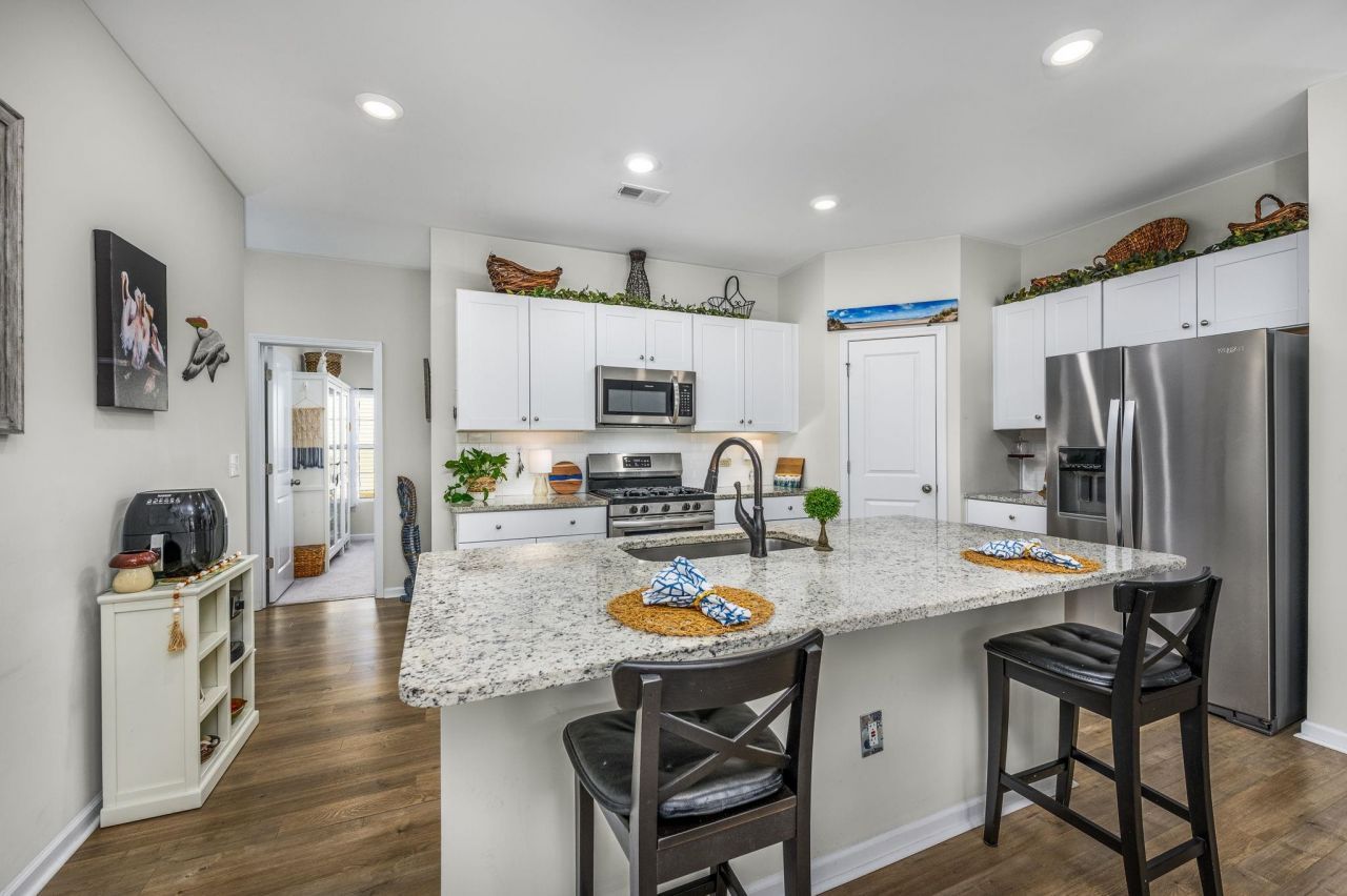 556 Carrick Loop Photo 6