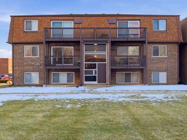 106 Boardwalk Street, Unit 1E, Elk Grove Village, IL 60007