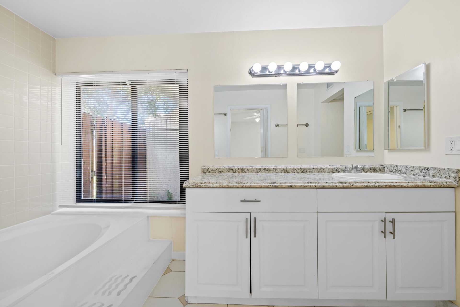 631 Executive Center Drive, Unit K104, West Palm Beach, FL 33401 Photo