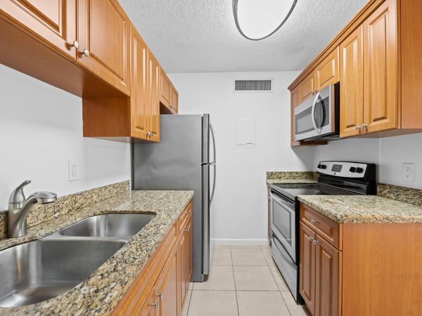 639 Executive Center Drive, Unit O-105, West Palm Beach, FL 33401