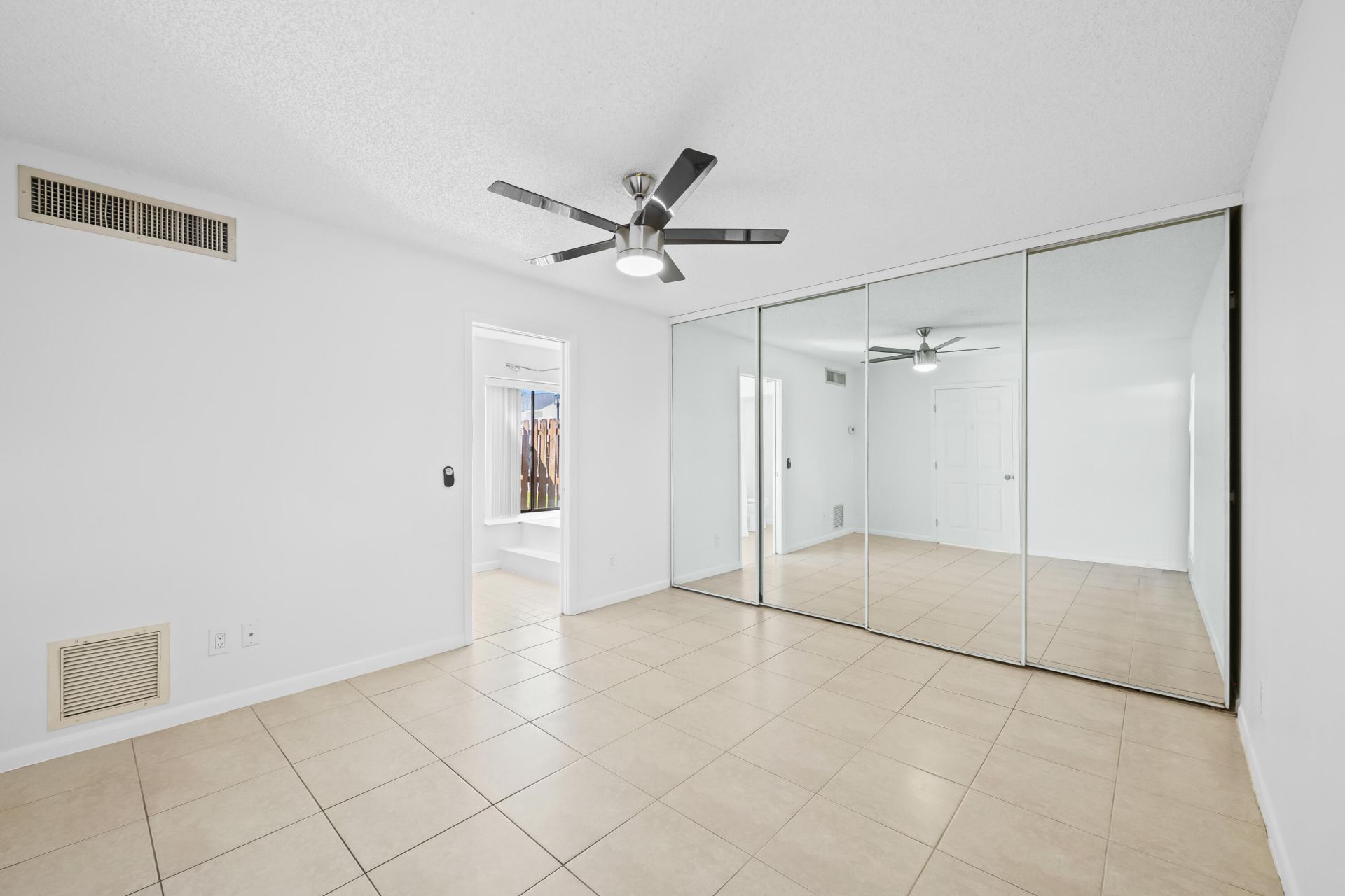 639 Executive Center Drive, Unit O-105, West Palm Beach, FL 33401 Photo