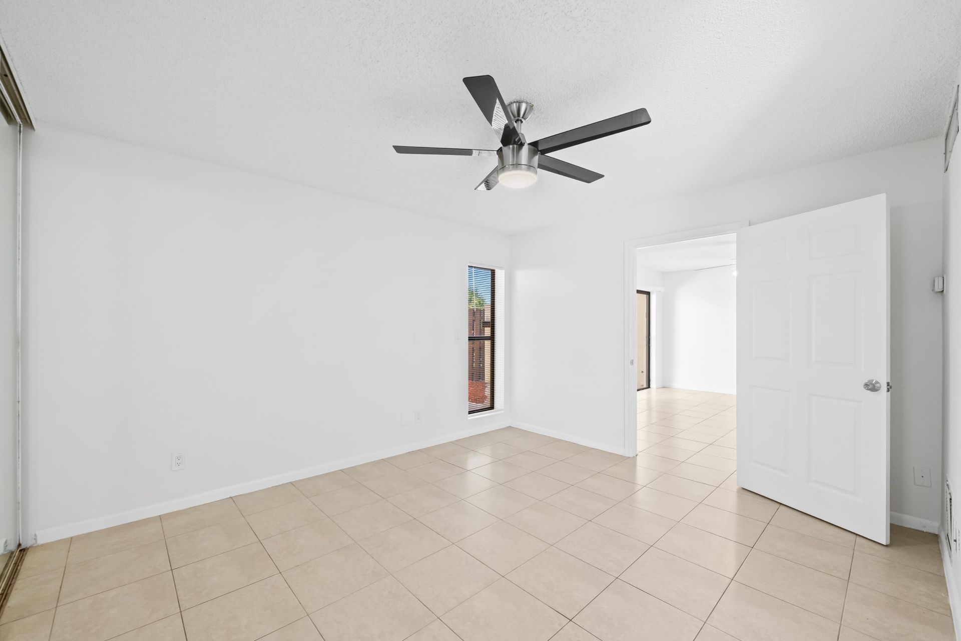 639 Executive Center Drive, Unit O-105, West Palm Beach, FL 33401 Photo