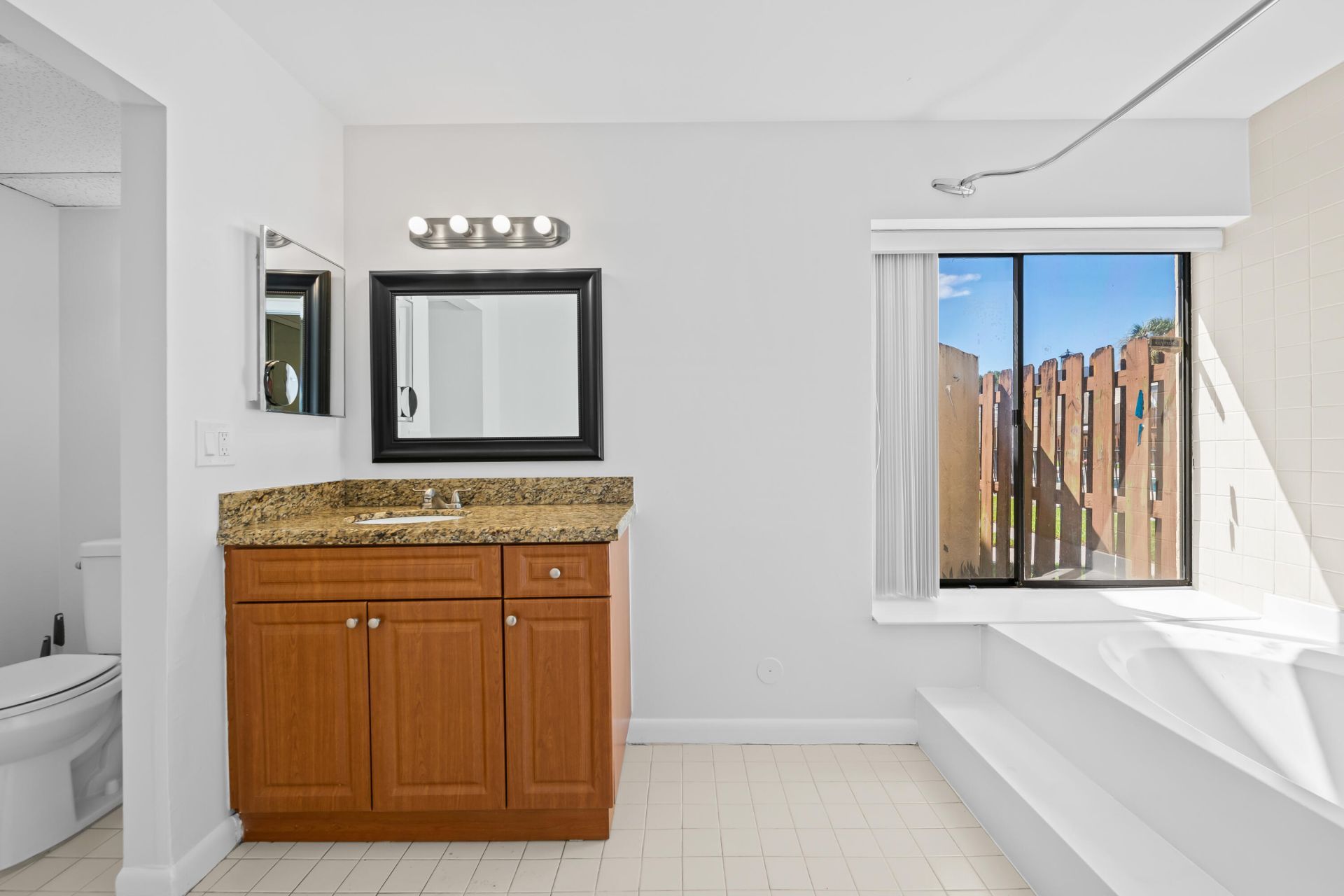 639 Executive Center Drive, Unit O-105, West Palm Beach, FL 33401 Photo