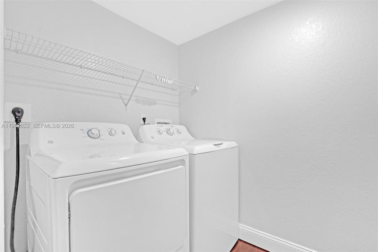 2586 Centergate Dr , Unit 303, Miramar, FL 33025 Photo