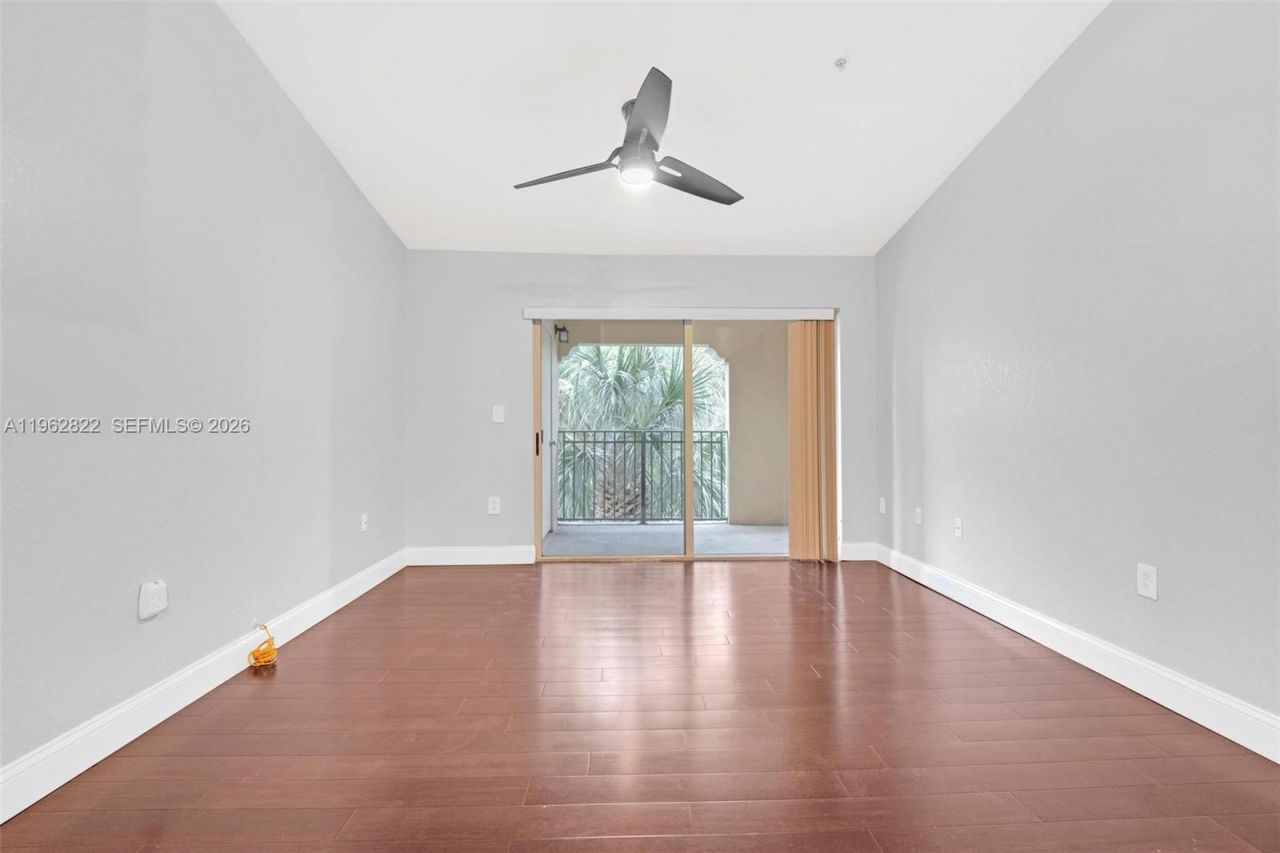 2586 Centergate Dr , Unit 303, Miramar, FL 33025 Photo