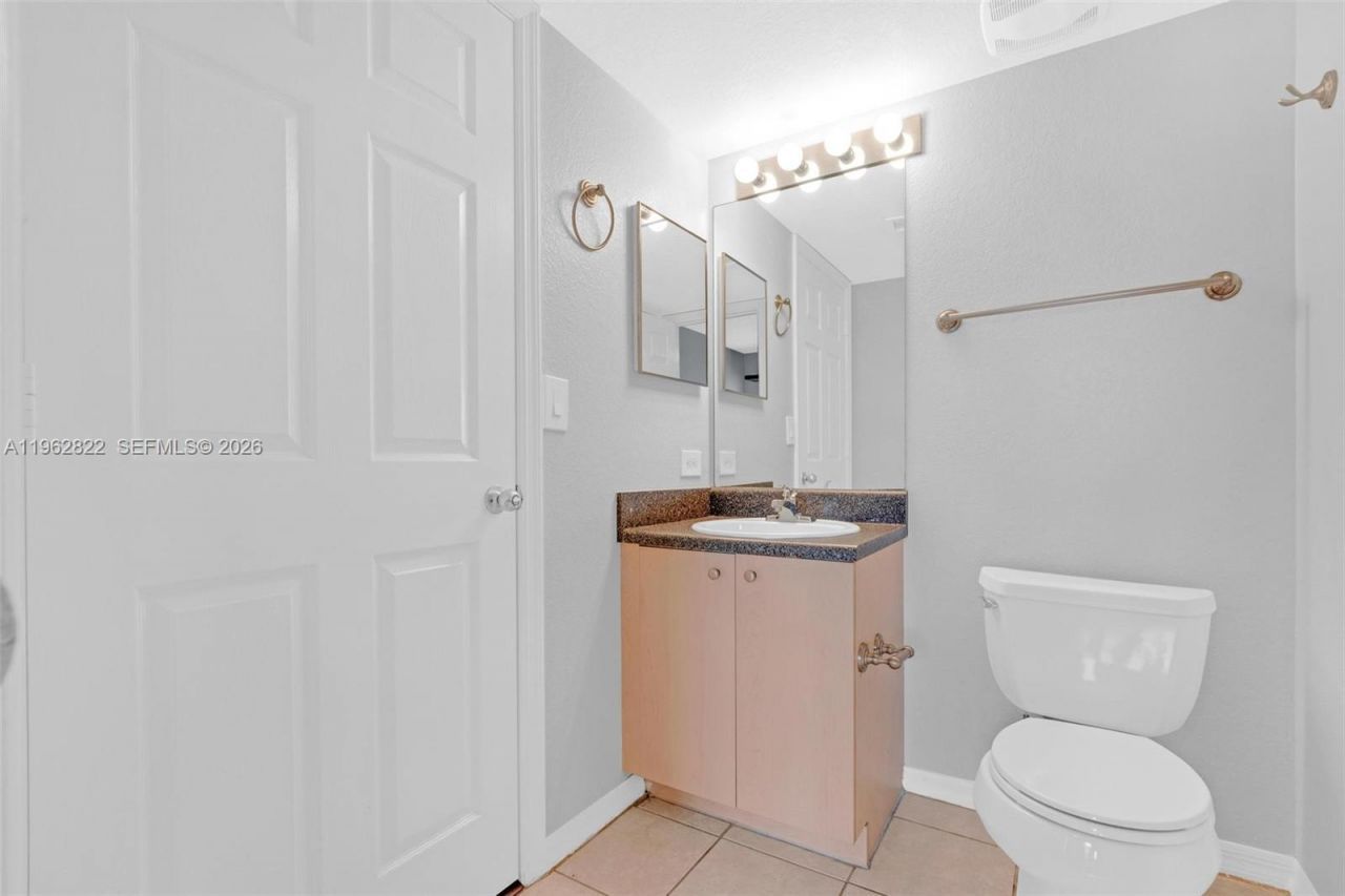 2586 Centergate Dr , Unit 303, Miramar, FL 33025 Photo