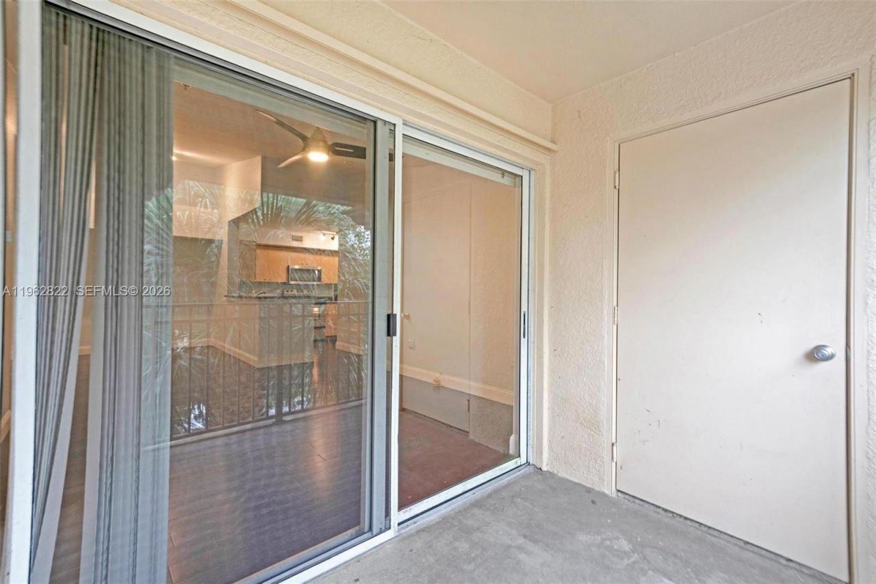 2586 Centergate Dr , Unit 303, Miramar, FL 33025 Photo