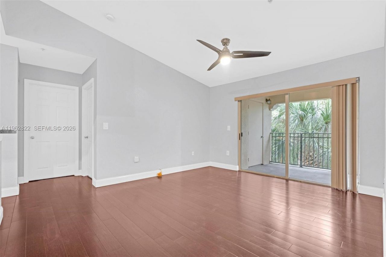 2586 Centergate Dr , Unit 303, Miramar, FL 33025 Photo