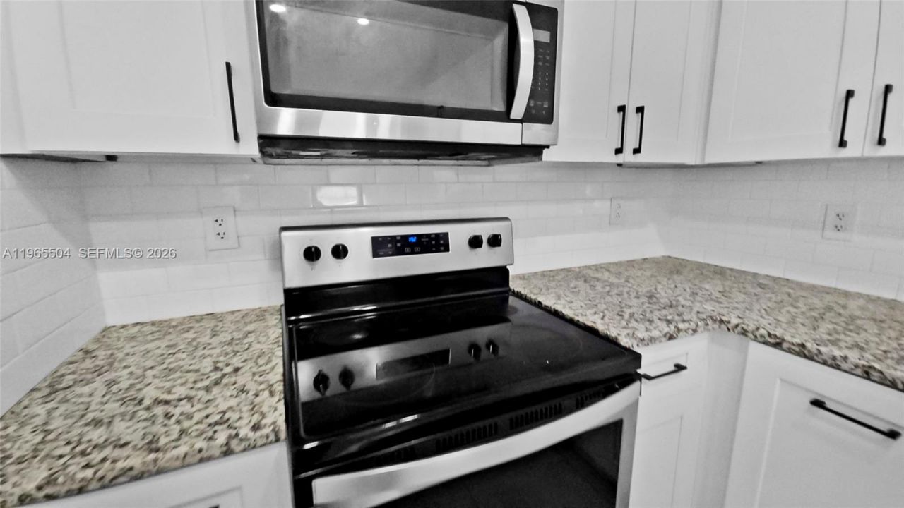 315 NE 165th St , Unit 315, Miami, FL 33162 Photo