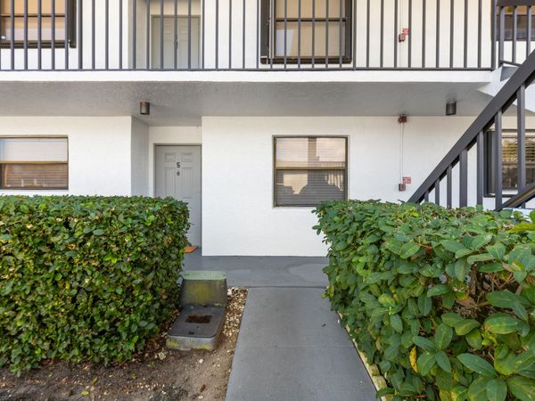 1270 SE Parkview Place, Unit B5, Stuart, FL 34994