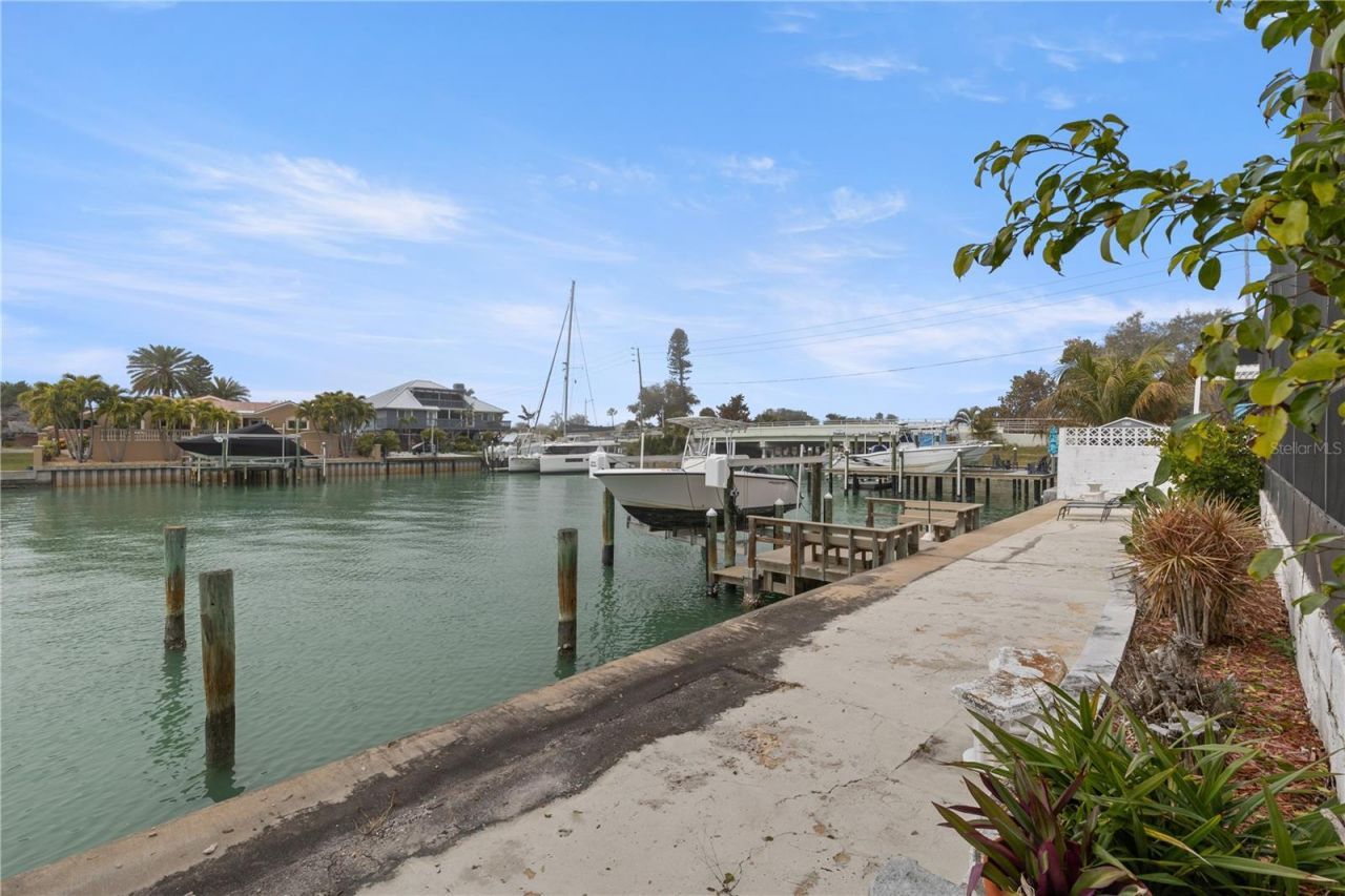 404 4th Avenue N, Tierra Verde, FL 33715 Photo