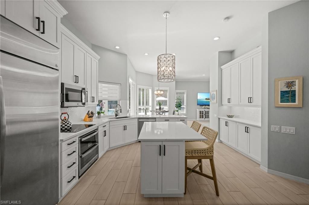 985 Spanish Moss Trl, Naples, FL 34108 Photo