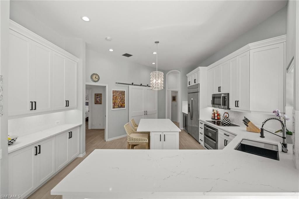 985 Spanish Moss Trl, Naples, FL 34108 Photo