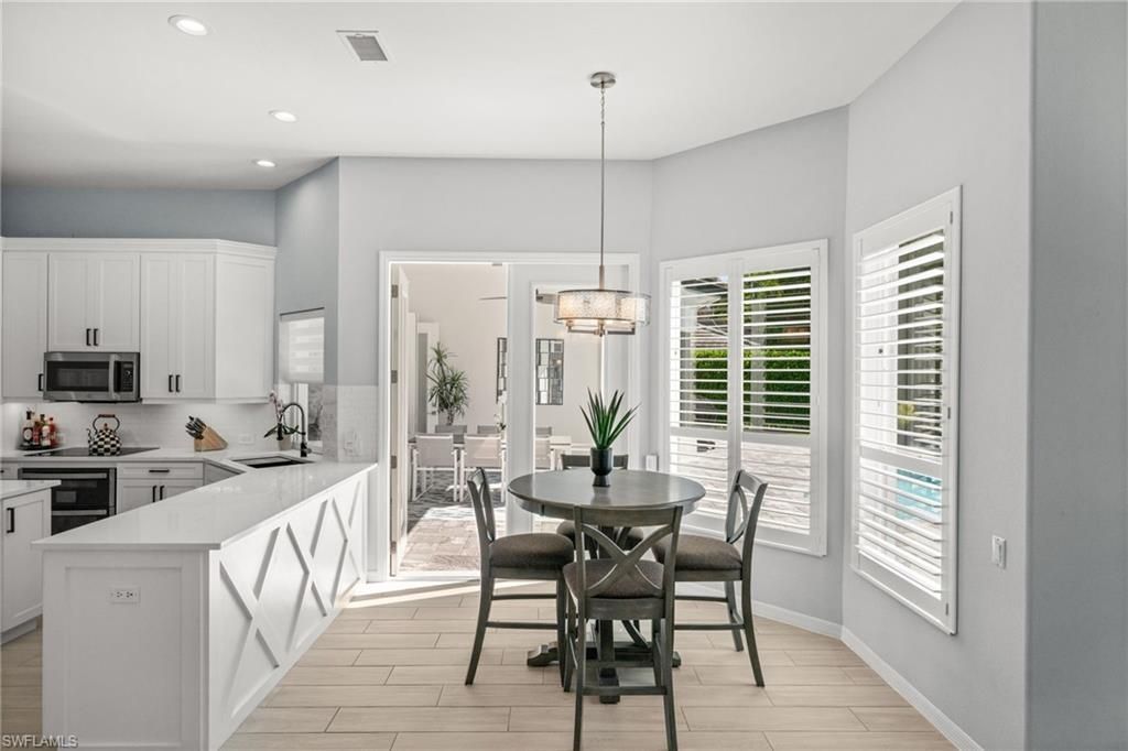 985 Spanish Moss Trl, Naples, FL 34108 Photo