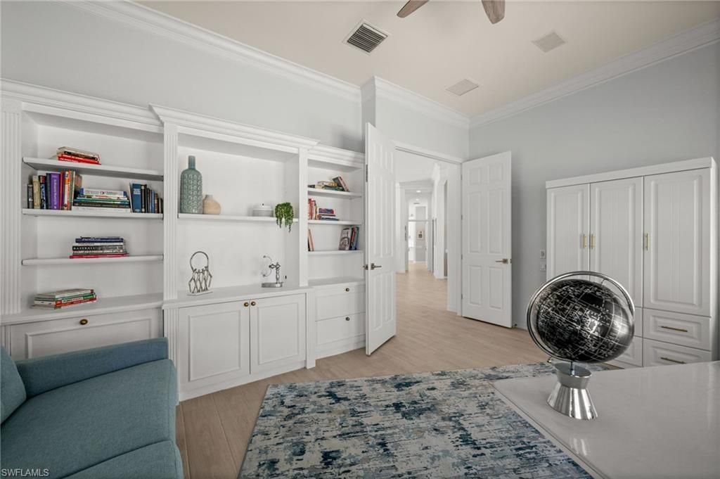 985 Spanish Moss Trl, Naples, FL 34108 Photo
