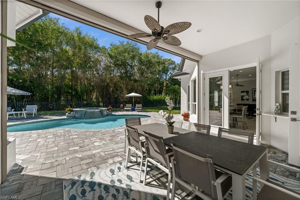 985 Spanish Moss Trl, Naples, FL 34108 Photo