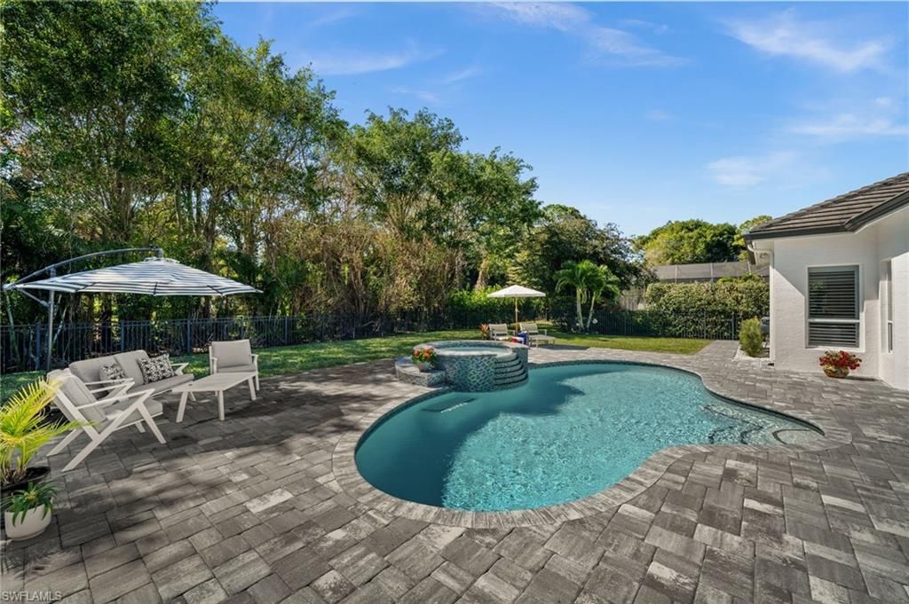 985 Spanish Moss Trl, Naples, FL 34108 Photo