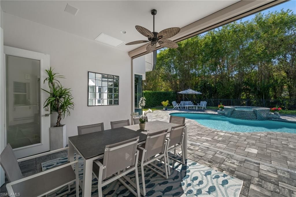 985 Spanish Moss Trl, Naples, FL 34108 Photo