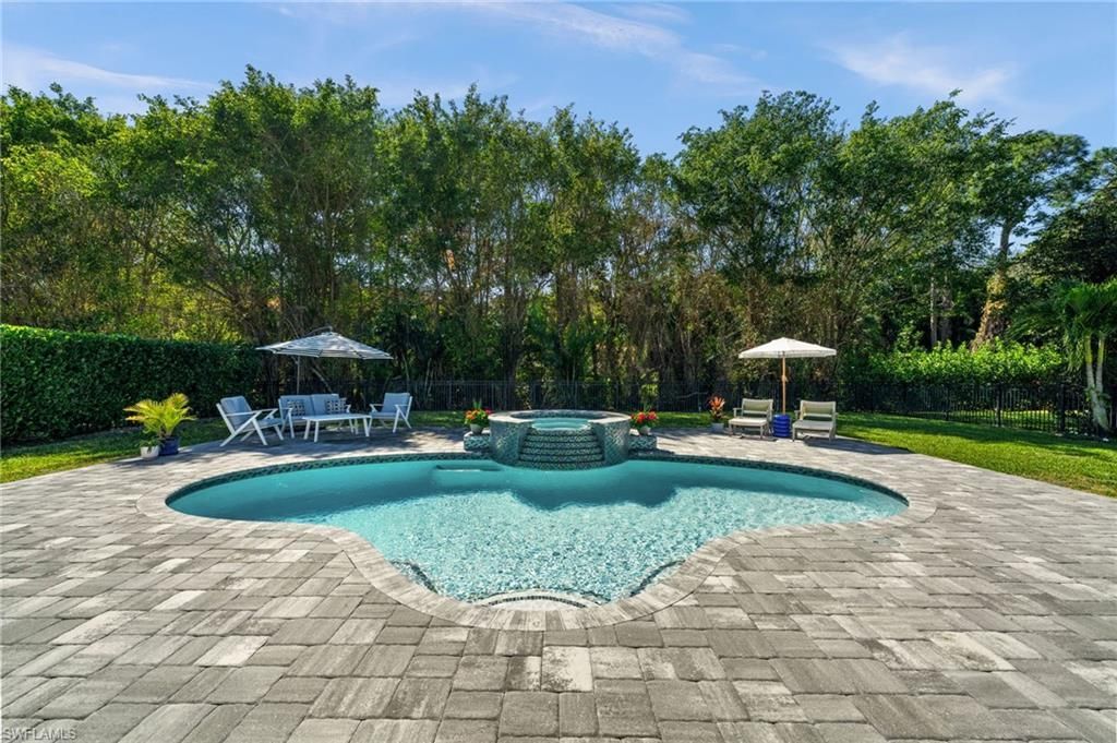 985 Spanish Moss Trl, Naples, FL 34108 Photo