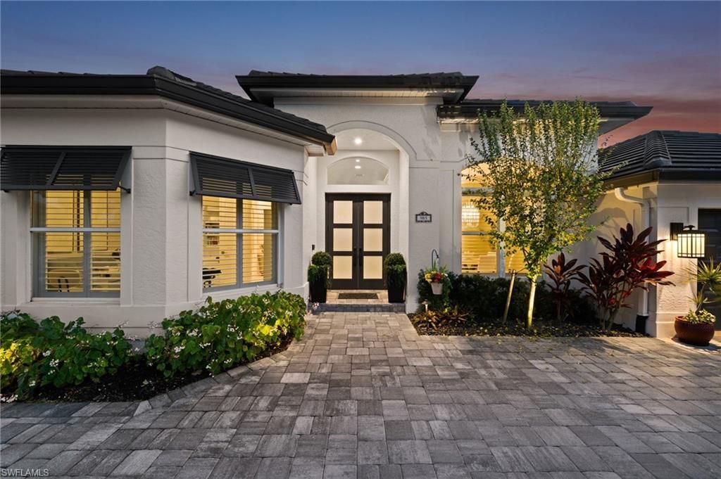 985 Spanish Moss Trl, Naples, FL 34108 Photo