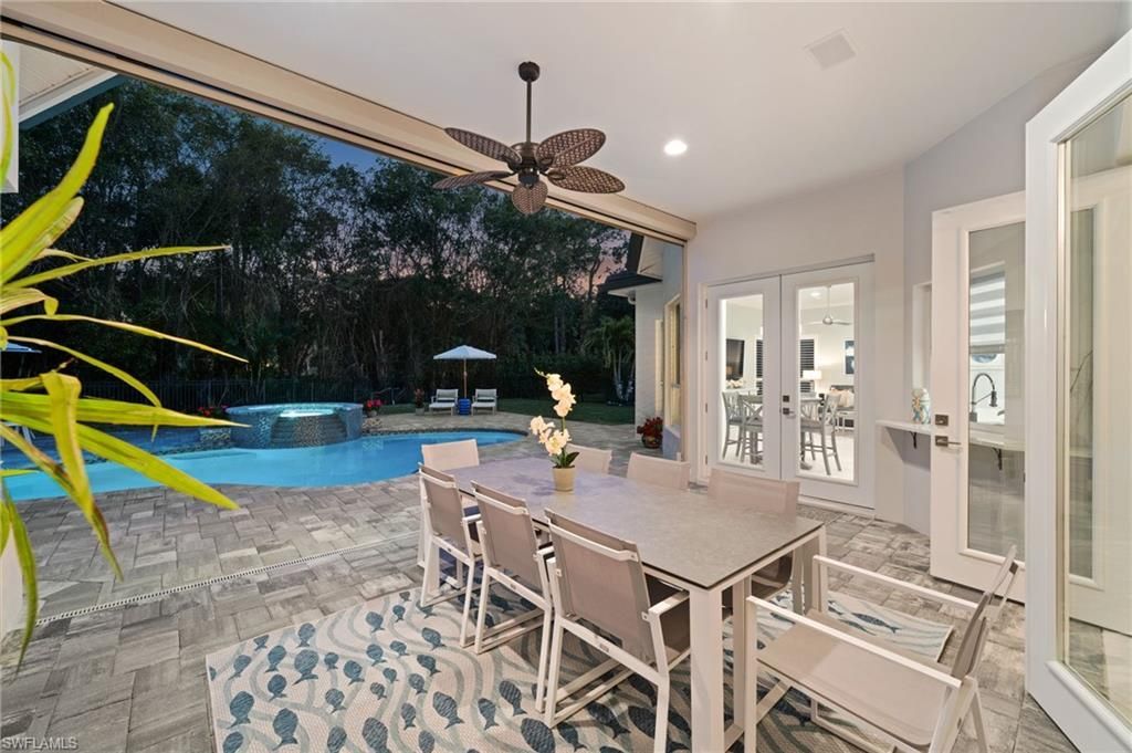 985 Spanish Moss Trl, Naples, FL 34108 Photo