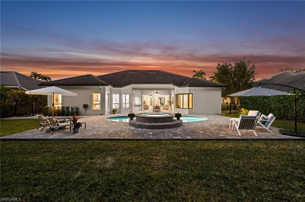 985 Spanish Moss Trl, Naples, FL 34108 Photo