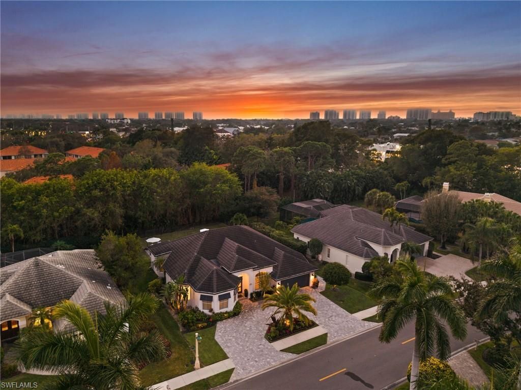 985 Spanish Moss Trl, Naples, FL 34108 Photo