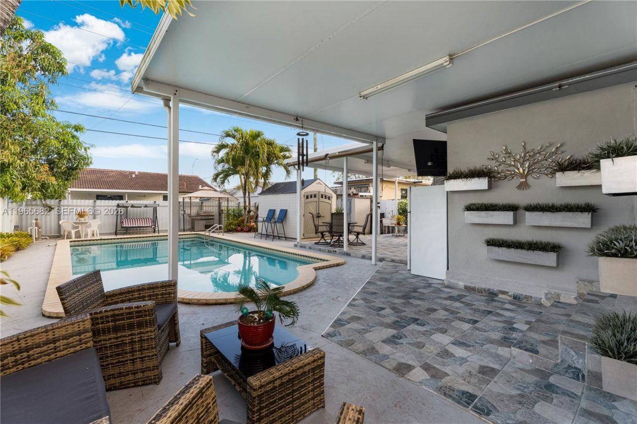 351 E 13th St , Hialeah, FL 33010 Photo