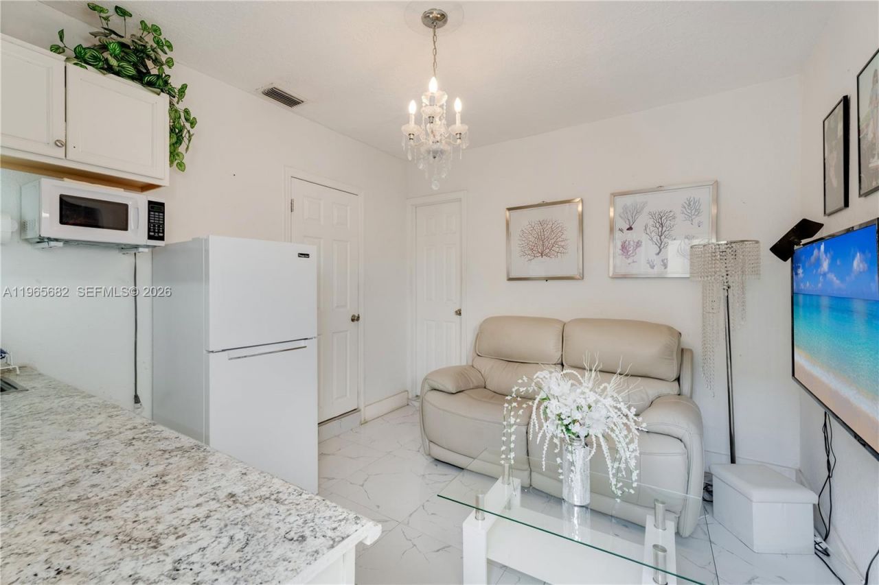 351 E 13th St , Hialeah, FL 33010 Photo