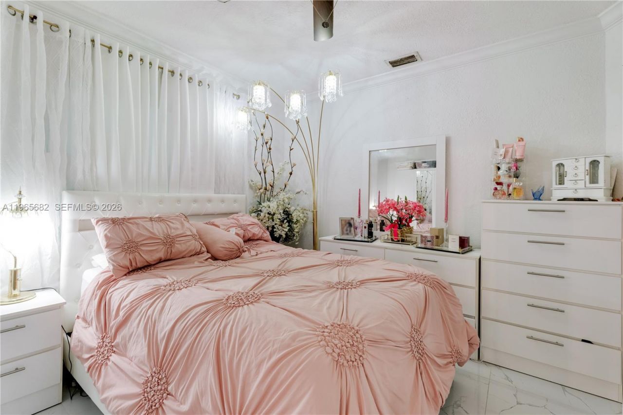 351 E 13th St , Hialeah, FL 33010 Photo