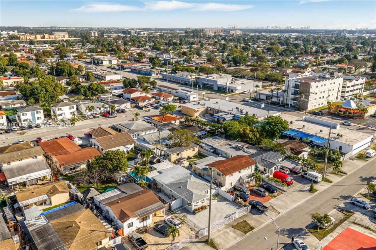 351 E 13th St , Hialeah, FL 33010 Photo