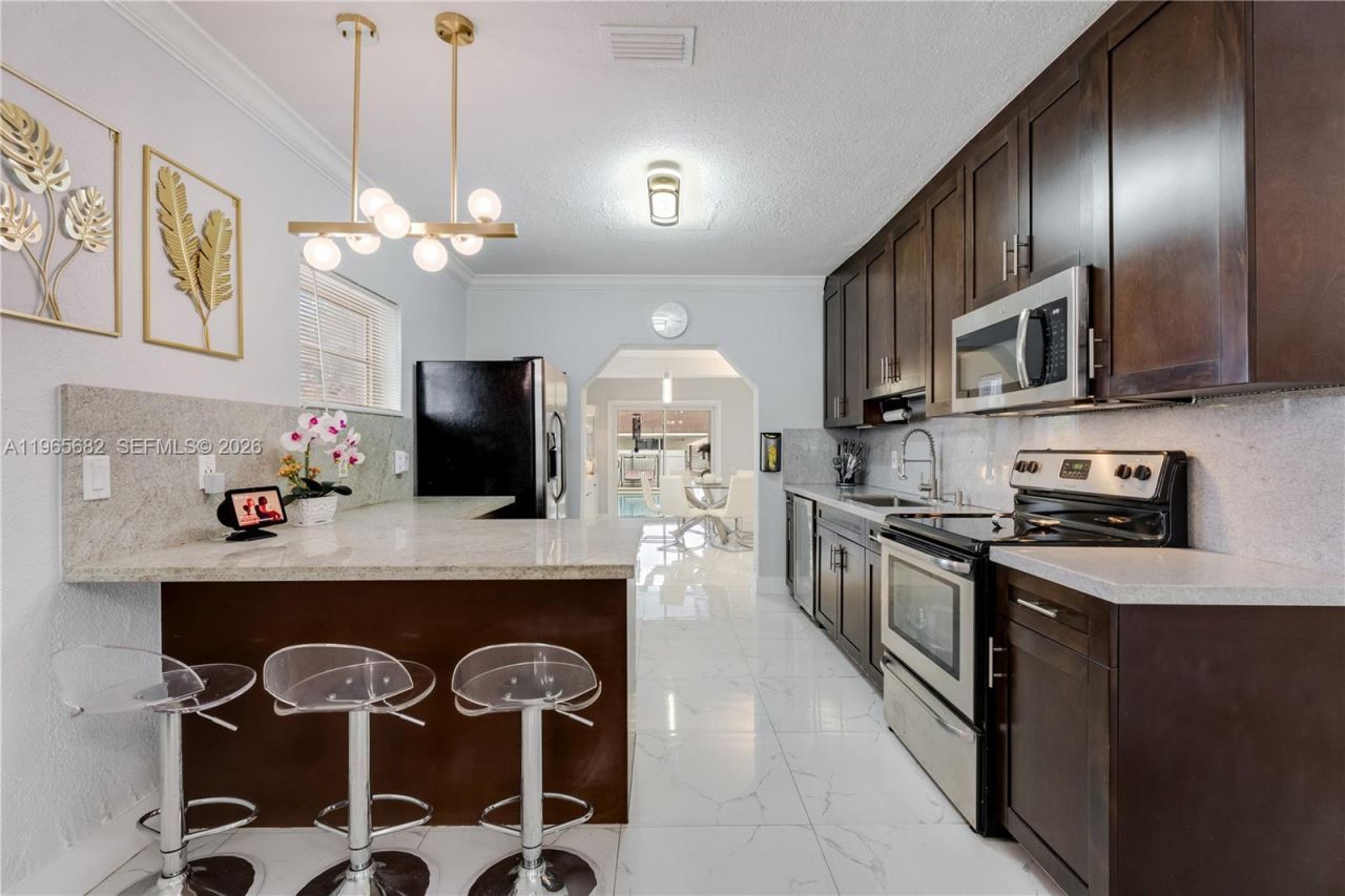 351 E 13th St , Hialeah, FL 33010 Photo