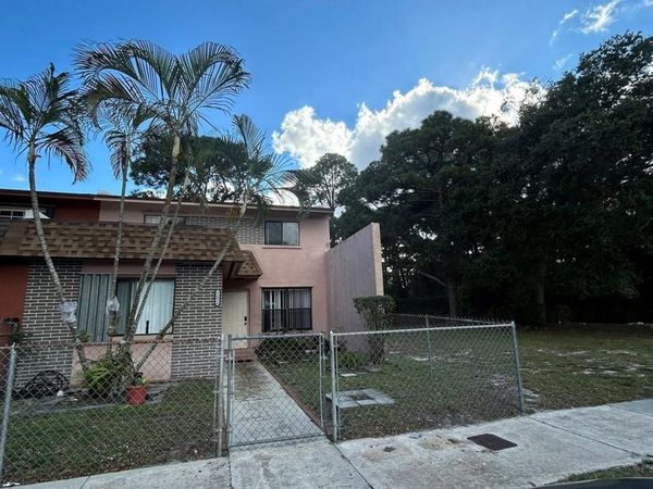 21016 NW 39th Ave, Miami Gardens, FL 33055