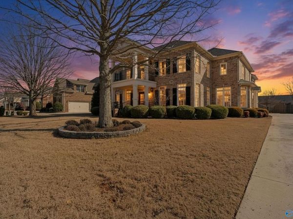 62 Lake Forest Blvd, Huntsville, AL 35824