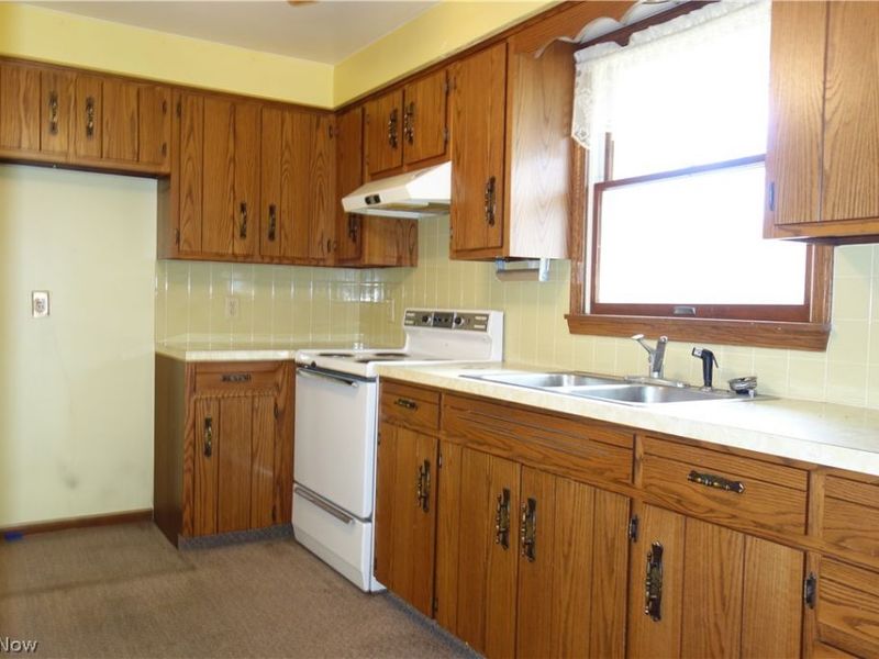 5135 Sheaters Drive, North Canton, OH 44720 Photo 10