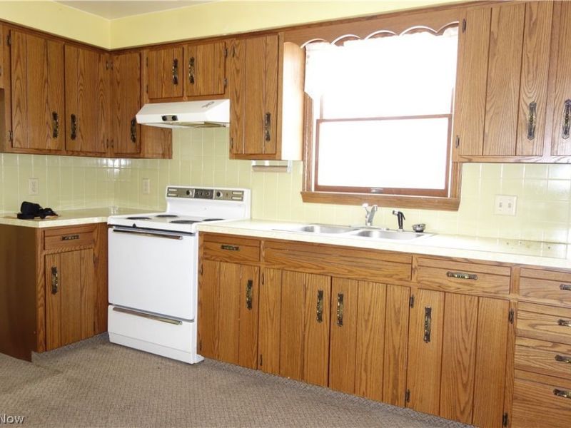 5135 Sheaters Drive, North Canton, OH 44720 Photo 3