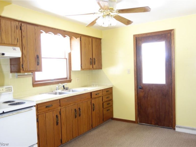 5135 Sheaters Drive, North Canton, OH 44720 Photo 4