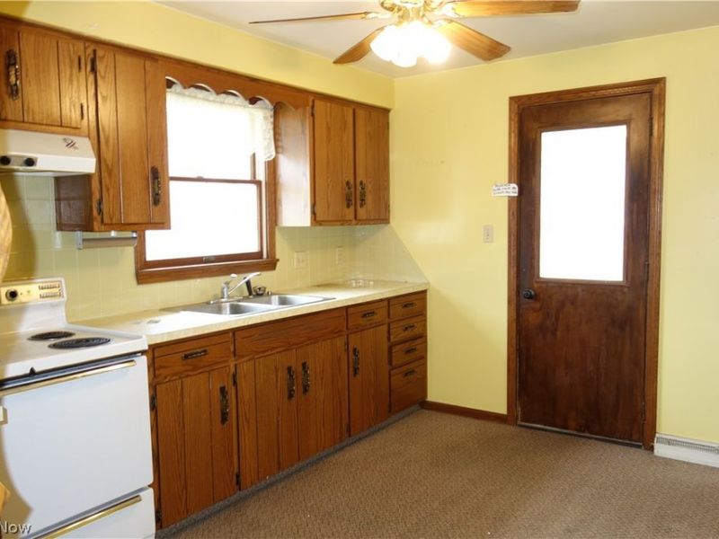 5135 Sheaters Drive, North Canton, OH 44720 Photo 9