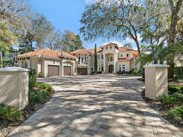 821 QUEENS HARBOR Boulevard, Jacksonville, FL 32225