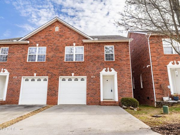 812 Blue Spruce Way, Knoxville, TN 37912