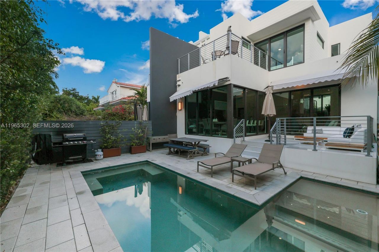 640 Fernwood Rd, Key Biscayne, FL 33149 Photo