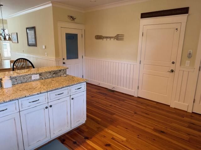 709 Jungle Road Photo 15