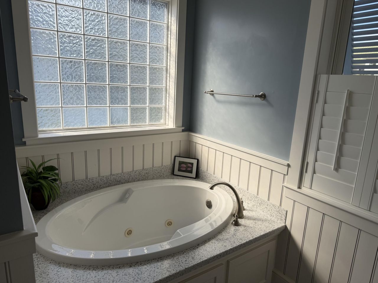 709 Jungle Road Photo 23