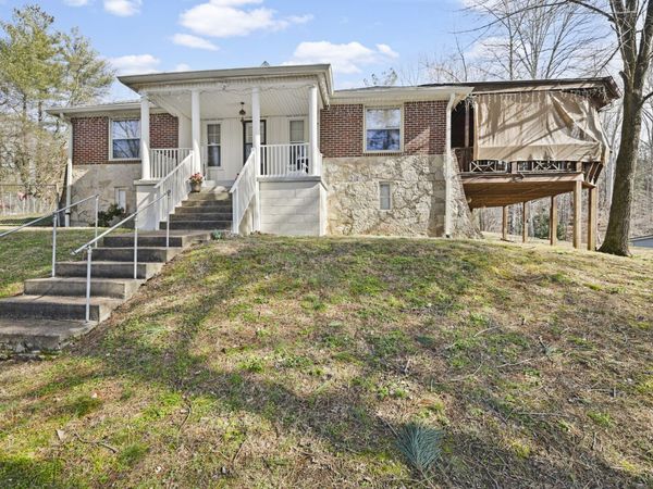 498 Highway 100, Centerville, TN 37033