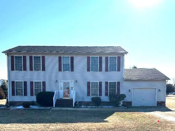 411 Essex Place, MONTROSS, VA 22520