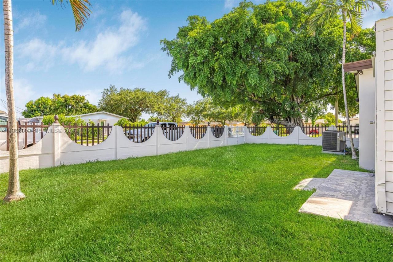 2901 SW 92nd Ave , Miami, FL 33165 Photo