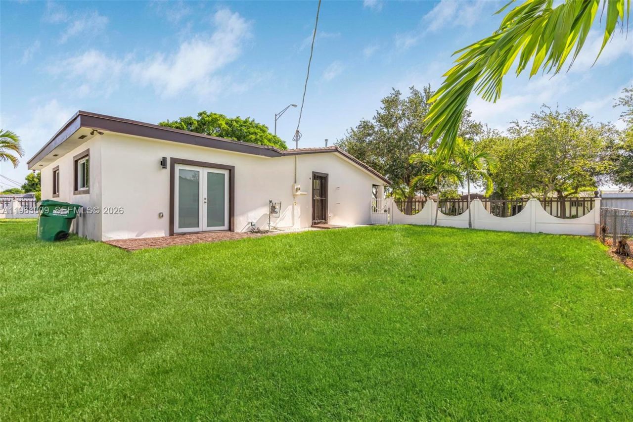 2901 SW 92nd Ave , Miami, FL 33165 Photo